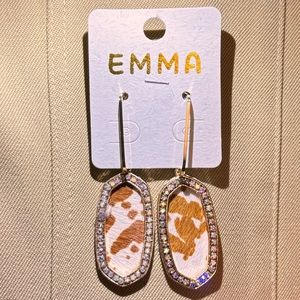 GOLD AND WHITE EARRINGS